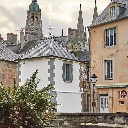 La Plus Petite Maison De France Bayeux Exteriör bild