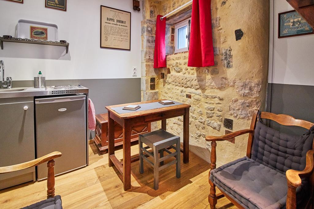 La Plus Petite Maison De France Bayeux Rum bild